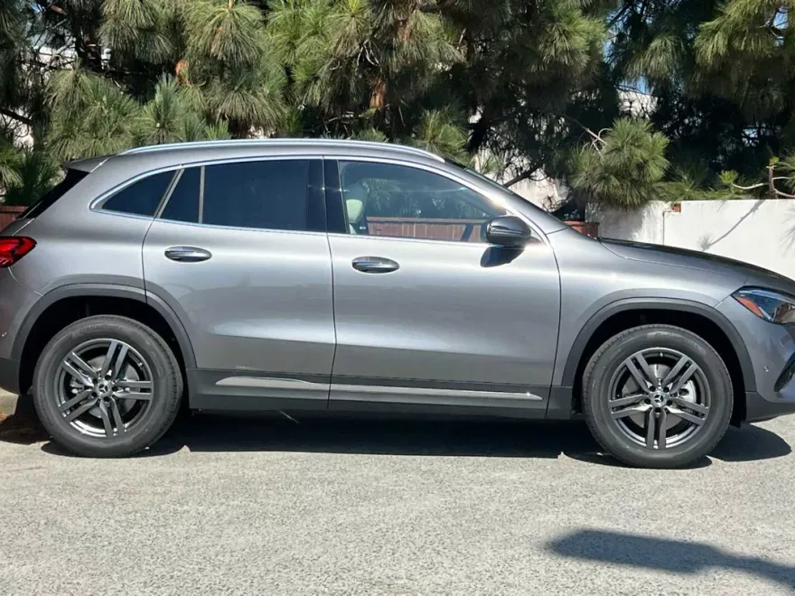 2026 Mercedes Benz GLA 250 photo 1