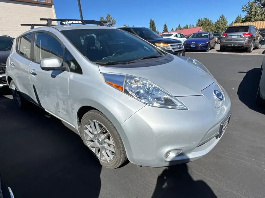 2013 Nissan Leaf SL photo 1