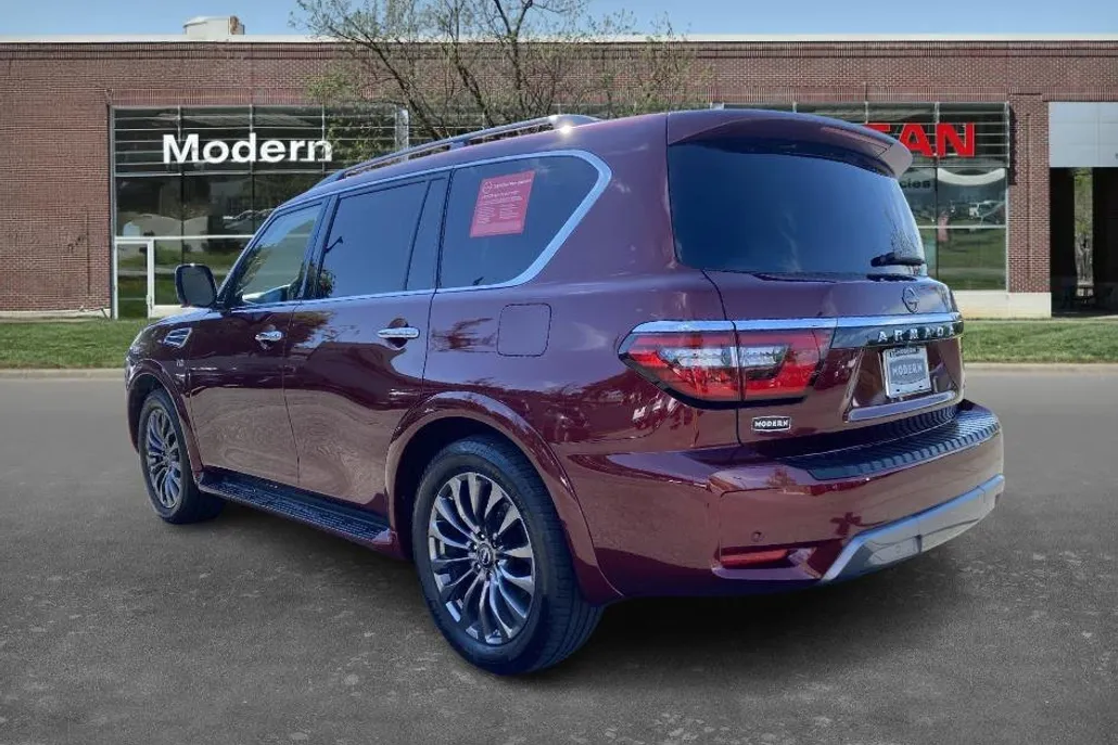 2021 Nissan Armada Platinum photo 1
