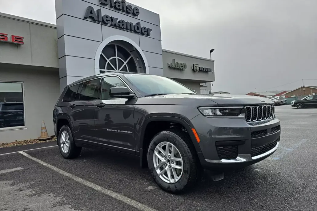 2025 Jeep Grand Cherokee Laredo X photo 1