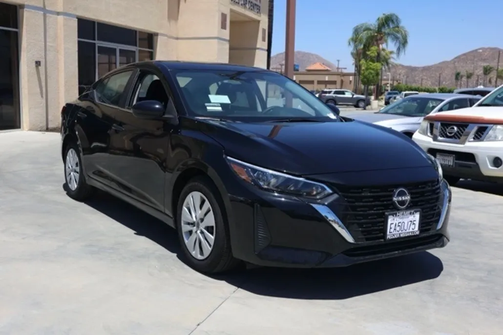 2025 Nissan Sentra S photo 1