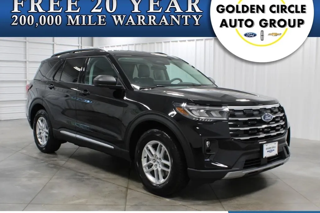 2025 Ford Explorer photo 1