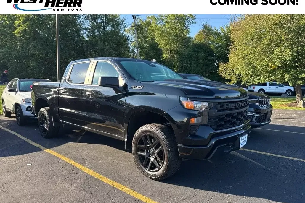 2023 Chevrolet Silverado 1500 Custom Trail Boss photo 1