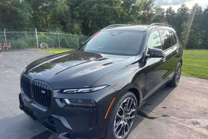 2025 Bmw X7 M60i photo 1