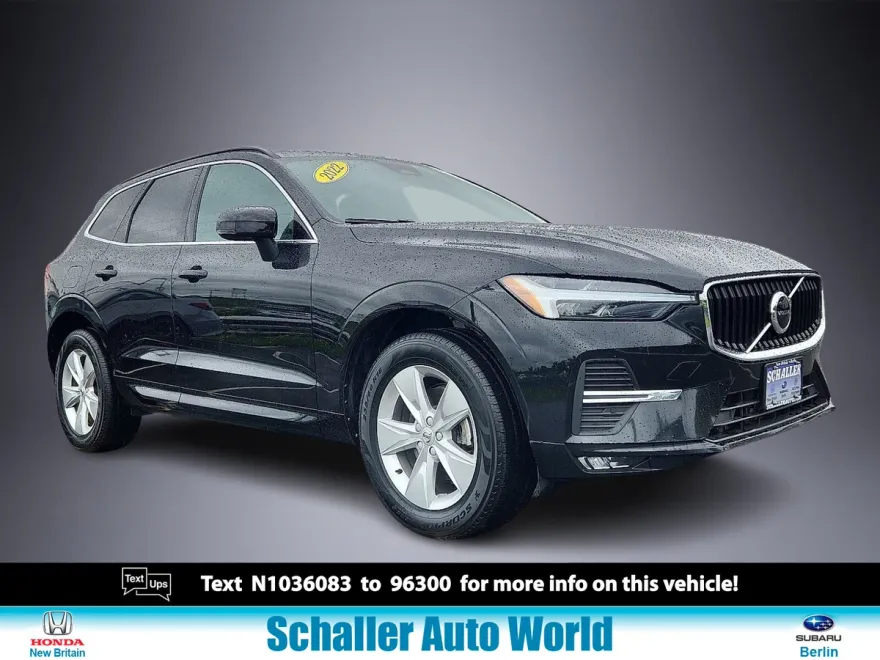 2022 Volvo XC60 B5 Momentum photo 1