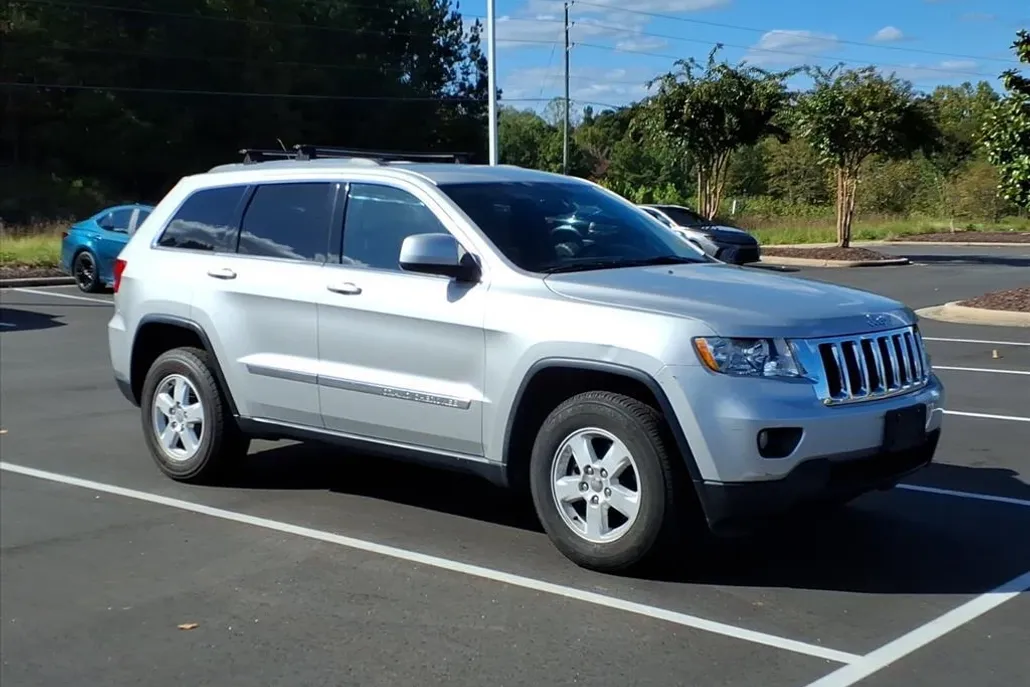 2013 Jeep Grand Cherokee Laredo photo 1