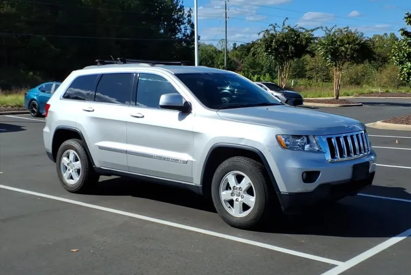 2013 Jeep Grand Cherokee Laredo photo 1