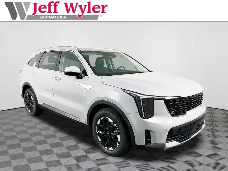 2025 Kia Sorento S photo 1