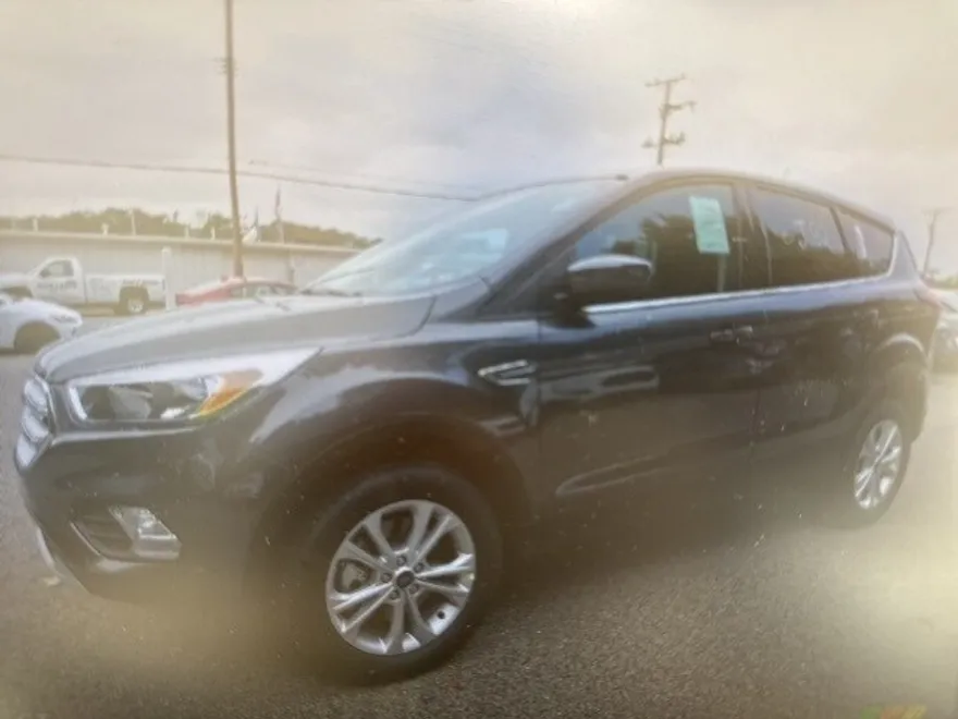 2019 Ford Escape SEL photo 1