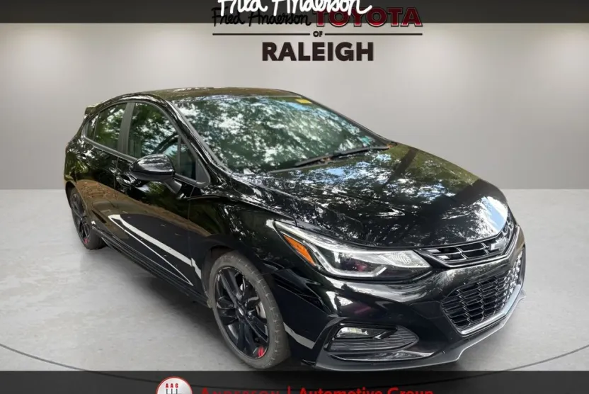 2017 Chevrolet Cruze LT photo 1