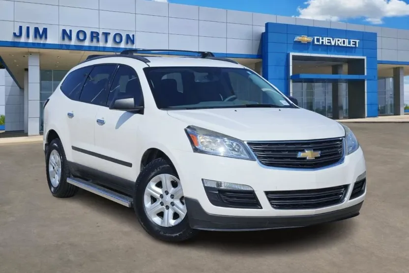2014 Chevrolet Traverse LS photo 1