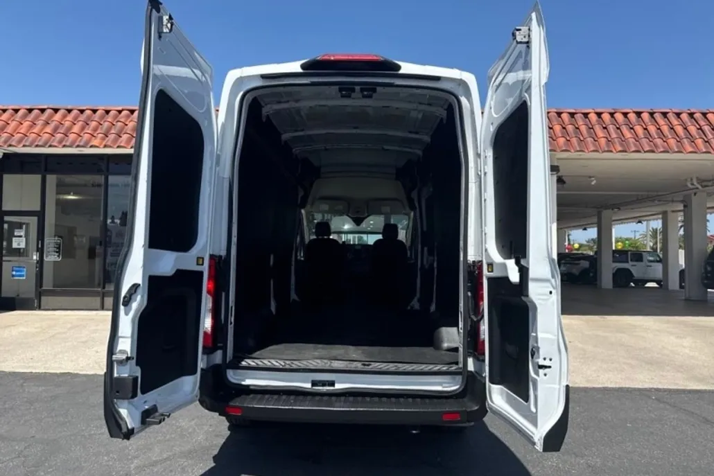 2022 Ford Transit photo 1