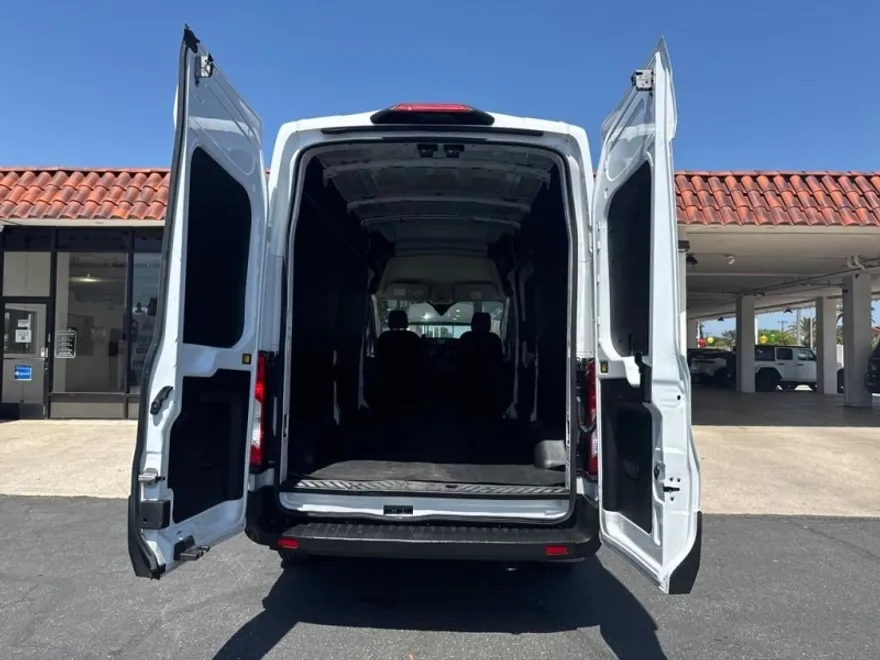 2022 Ford Transit photo 1