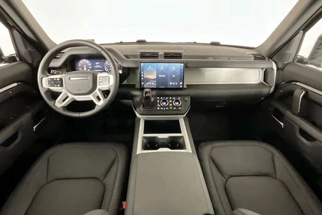 2025 Land Rover Defender 110 X-Dynamic SE photo 1