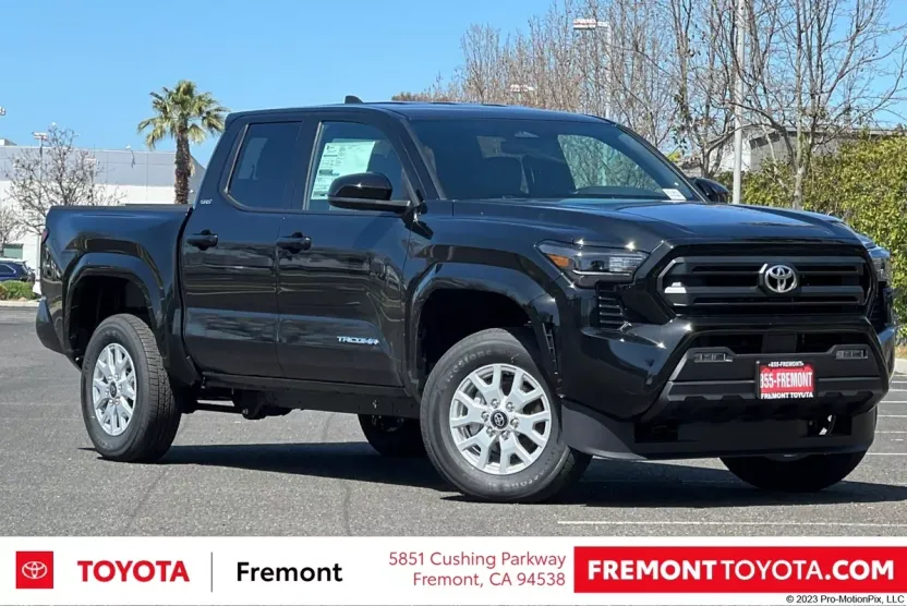 2025 Toyota Tacoma SR5 photo 1