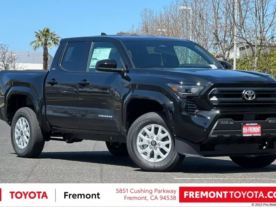 2025 Toyota Tacoma SR5 photo 1