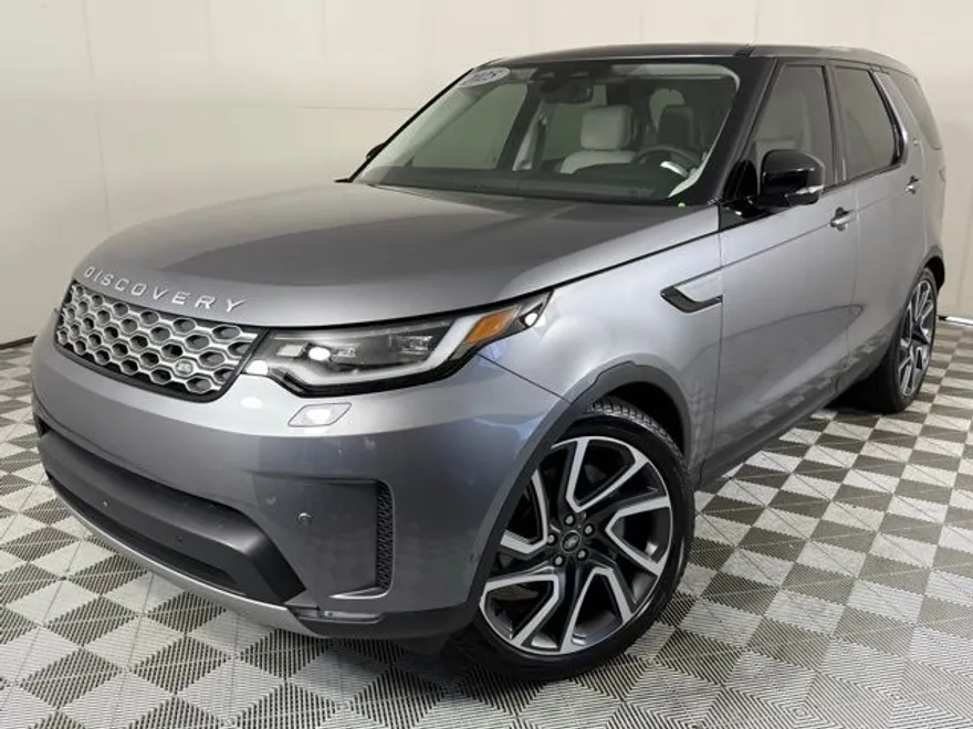 2025 Land Rover Discovery S photo 1