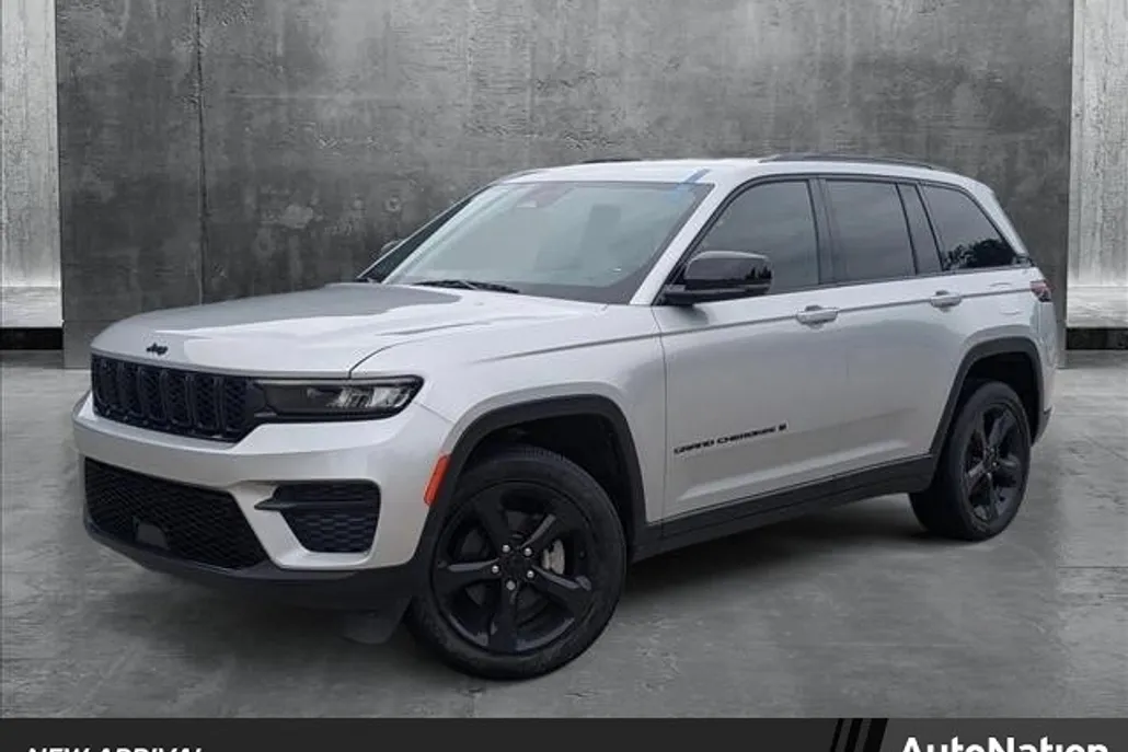 2023 Jeep Grand Cherokee Altitude photo 1