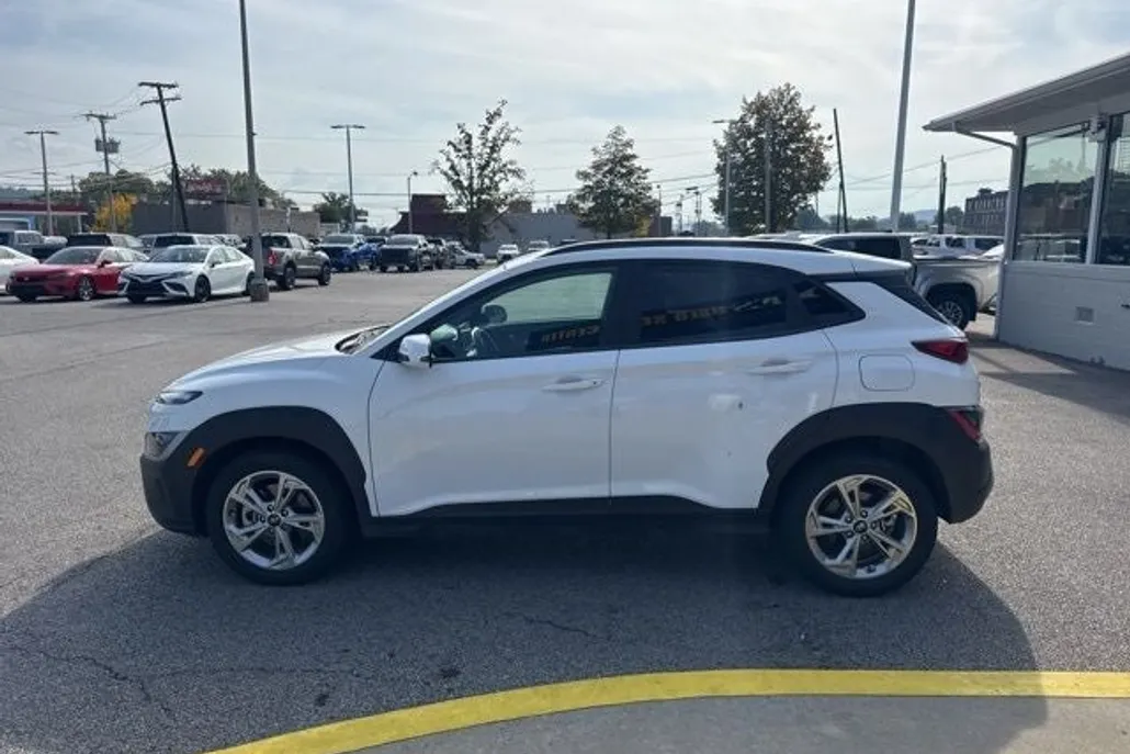 2023 Hyundai Kona SEL photo 1