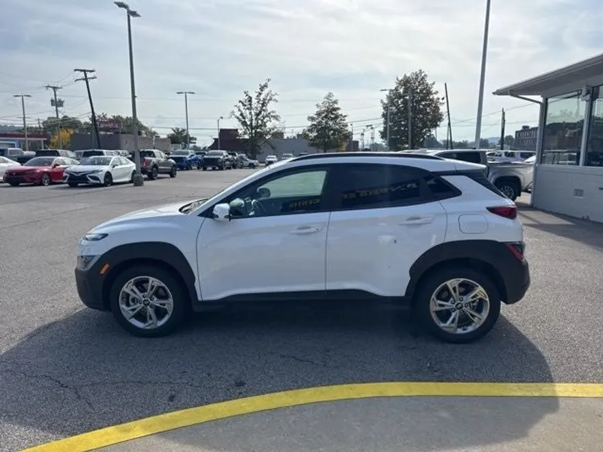 2023 Hyundai Kona SEL photo 1