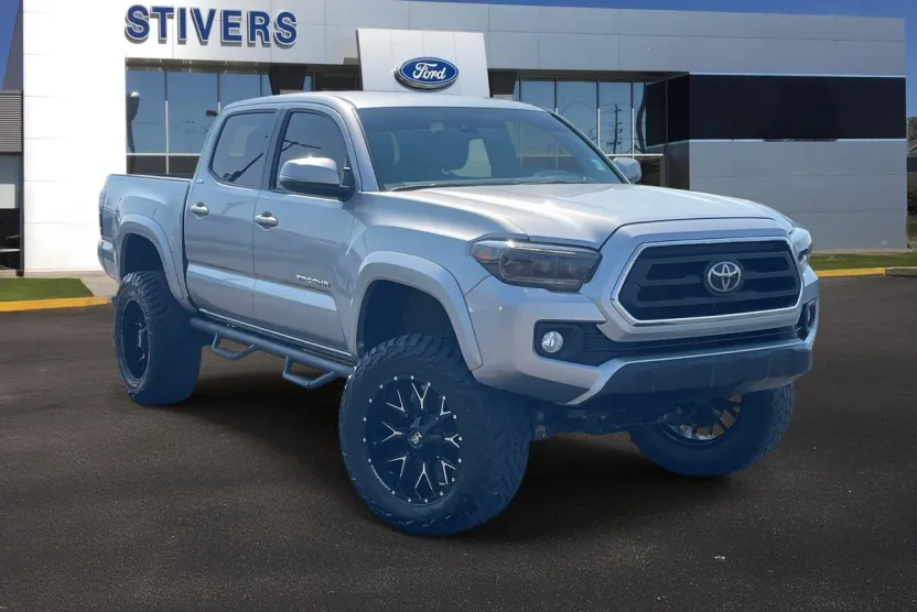 2023 Toyota Tacoma SR5 V6 photo 1