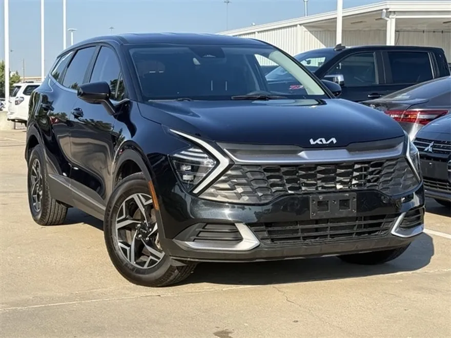 2024 Kia Sportage LX photo 1