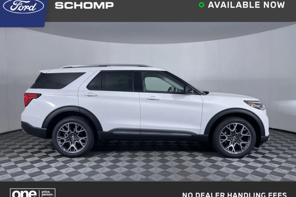 2025 Ford Explorer Platinum photo 1