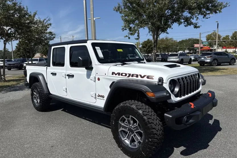 2025 Jeep Gladiator Mojave photo 1