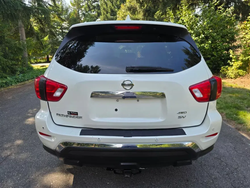 2020 Nissan Pathfinder SV photo 1