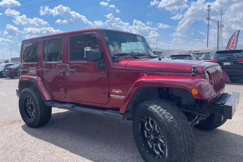 2012 Jeep Wrangler Unlimited Sahara photo 1