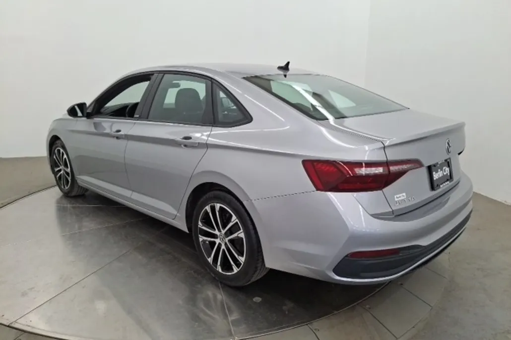 2023 Volkswagen Jetta 1.5T Sport photo 1