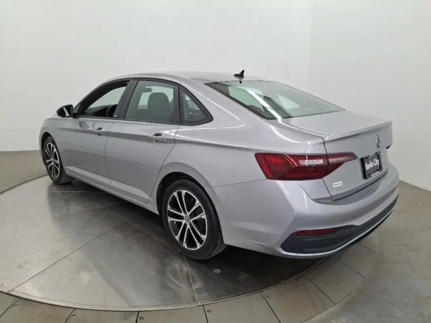 2023 Volkswagen Jetta 1.5T Sport photo 1