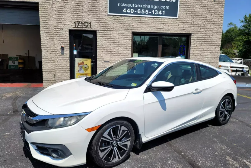 2017 Honda Civic EX-L photo 1
