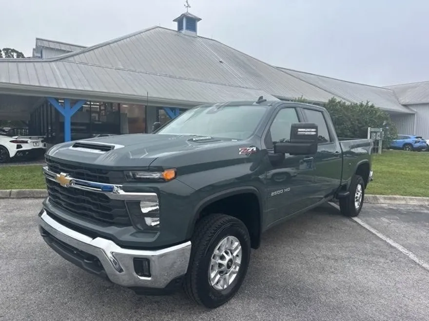 2025 Chevrolet Silverado 2500HD LT photo 1