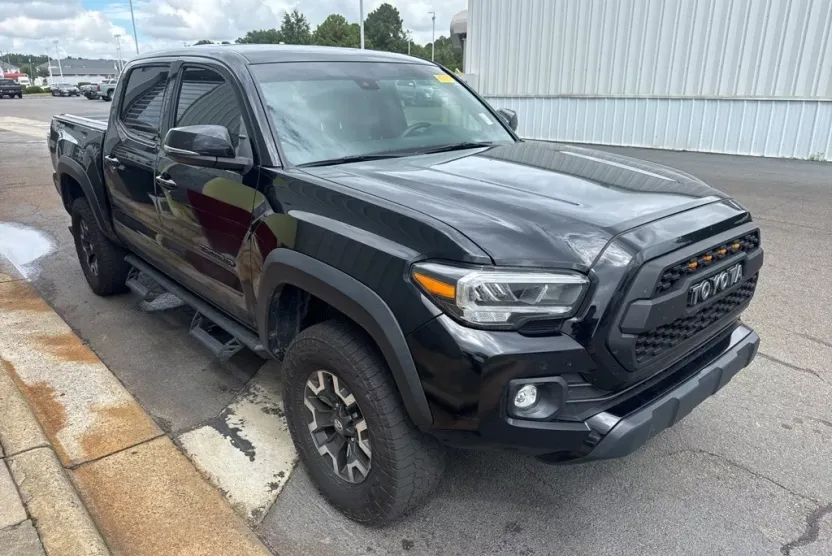 2022 Toyota Tacoma TRD Off-Road photo 1