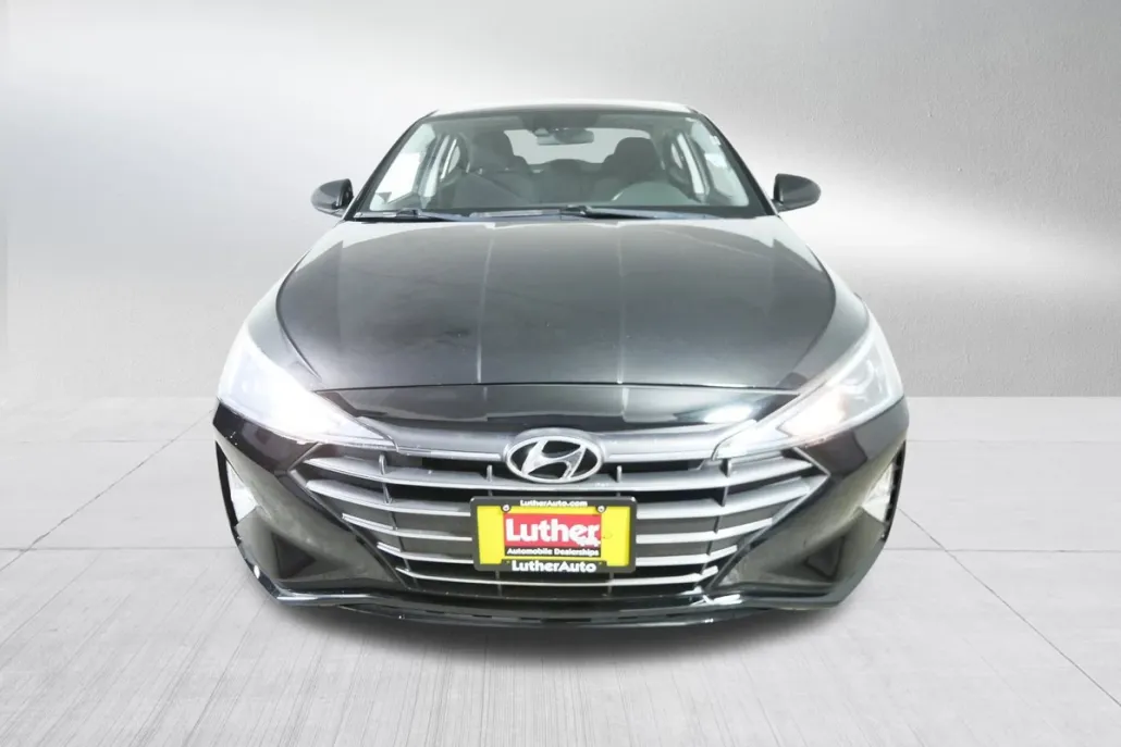 2019 Hyundai Elantra SEL photo 1