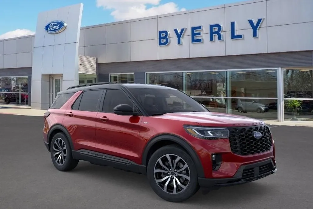 2025 Ford Explorer ST-Line photo 1