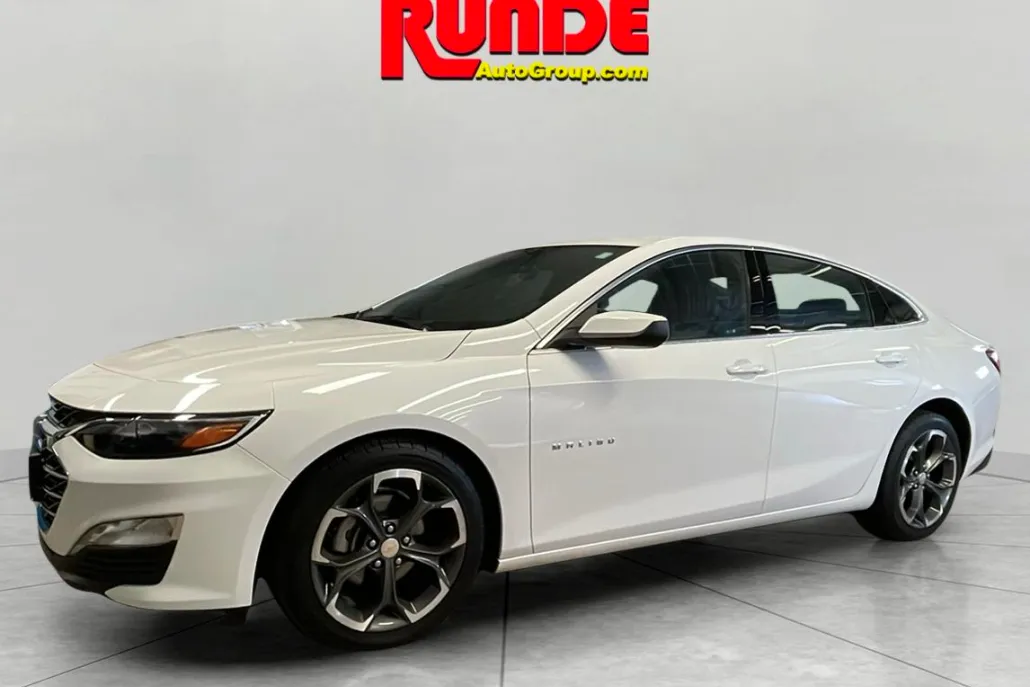 2022 Chevrolet Malibu 1LT photo 1