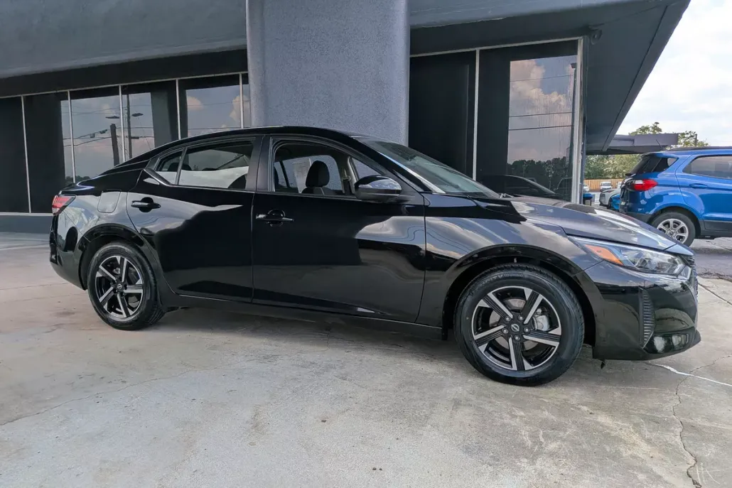 2024 Nissan Sentra SV photo 1