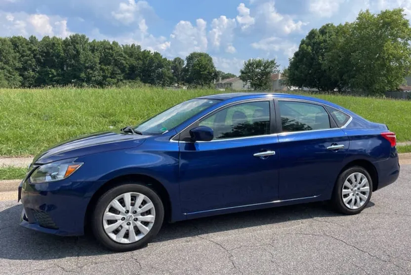 2019 Nissan Sentra S photo 1