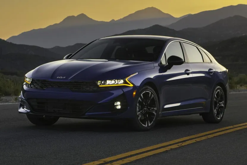 2022 Kia K5 GT photo 1