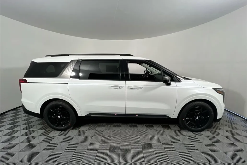 2026 Kia Carnival SX Prestige photo 1