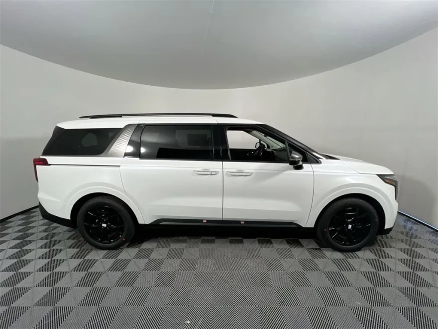 2026 Kia Carnival SX Prestige photo 1