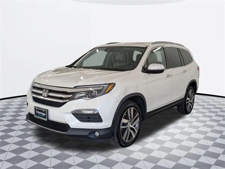 2017 Honda Pilot Touring Sport photo 1