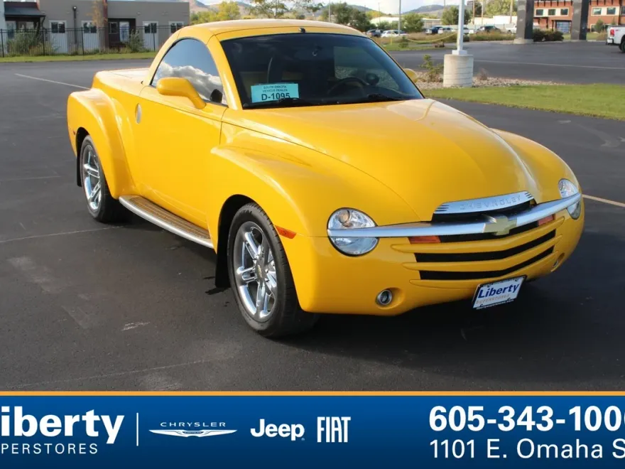 2005 Chevrolet SSR Base photo 1