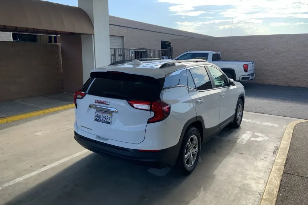 2022 Gmc Terrain SLE photo 1