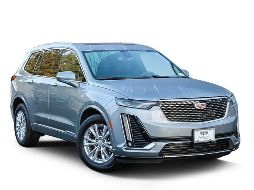 2025 Cadillac XT6 Luxury photo 1