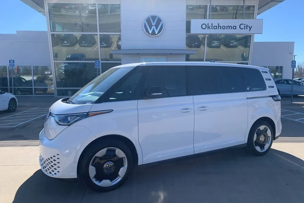 2025 Volkswagen ID. Buzz Pro S photo 1