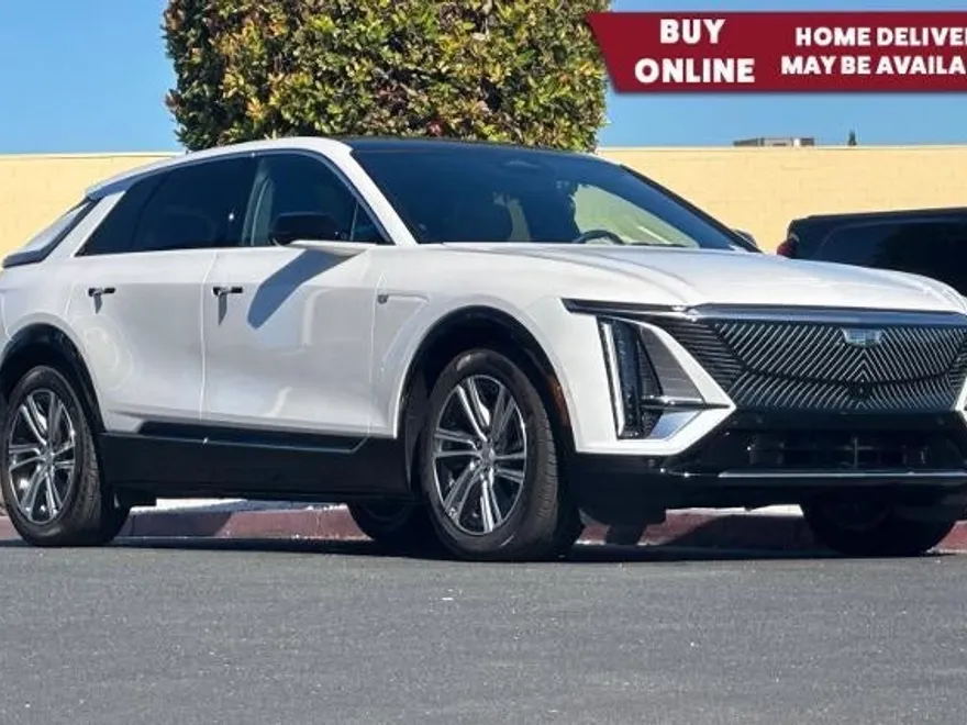 2024 Cadillac Lyriq Luxury photo 1