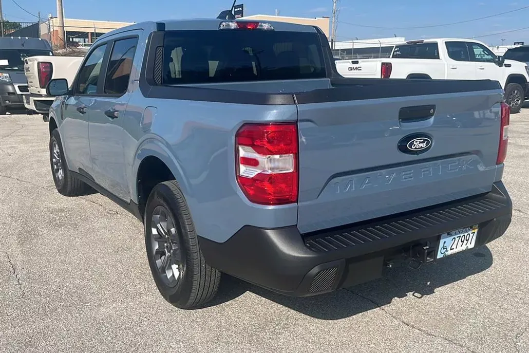 2025 Ford Maverick XLT photo 1